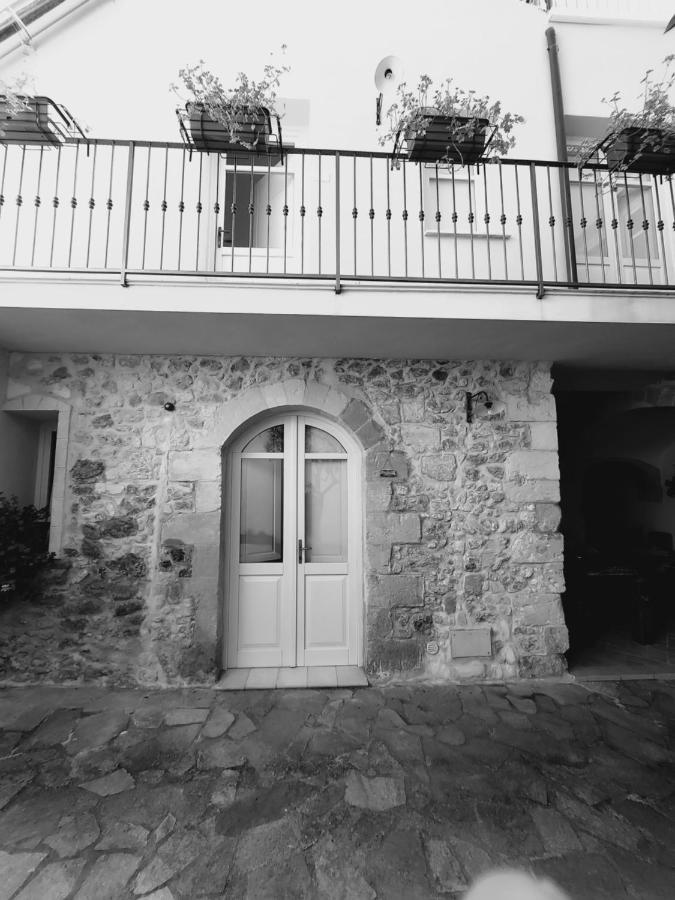 Domo Antiga Guest Rooms Sorso Eksteriør billede